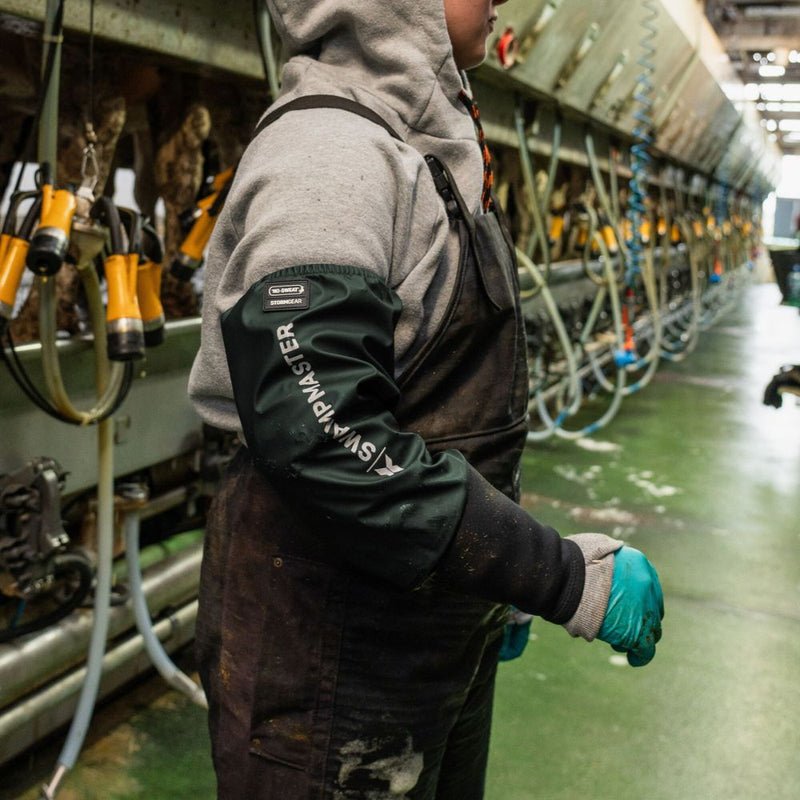 Load image into Gallery viewer, Swampmaster | No-Sweat Stormgear Waterproof Dairy Sleeves | Green - Gloves