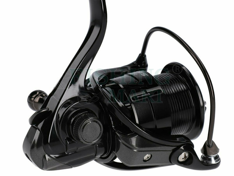 Load image into Gallery viewer, Mikado Jaws 4008 FD Spinning Reel, black fishing reel with handle and spool on a white background
