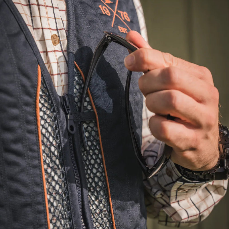 Load image into Gallery viewer, Seeland | Skeet Waistcoat - Limited Edition | Dark Sapphire
