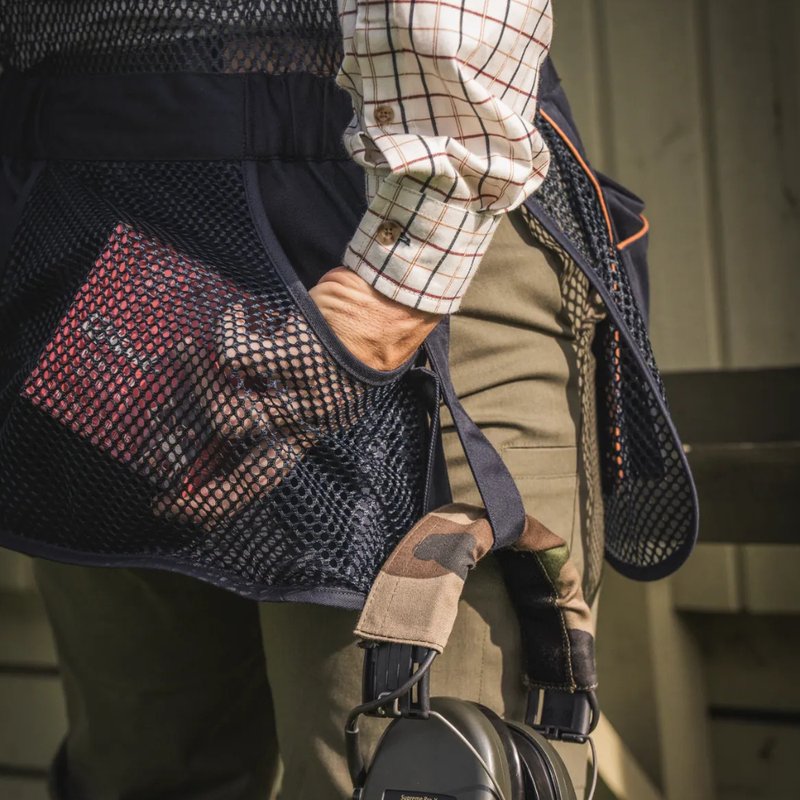 Load image into Gallery viewer, Seeland | Skeet Waistcoat - Limited Edition | Dark Sapphire
