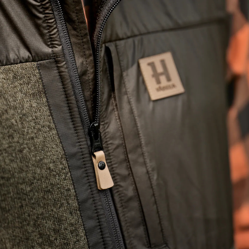Load image into Gallery viewer, Härkila | Kalix fleece waistcoat | Willow green/Shadow brown
