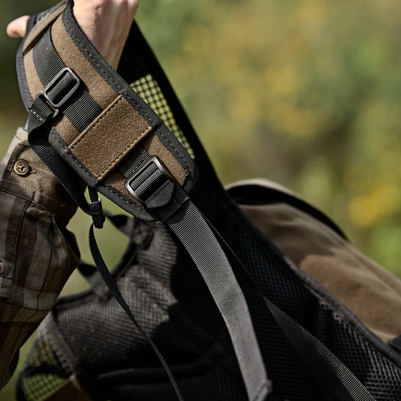 Load image into Gallery viewer, Härkila | Forest hunter 12L Backpack | Hunting Green

